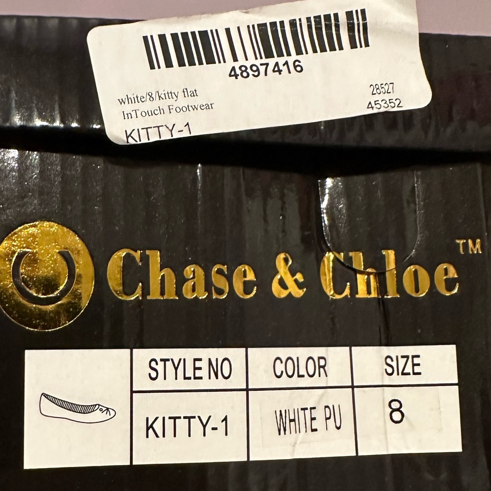 NIB Chase and Chloe ‘Kitty’ White Flats - Picture 11 of 12